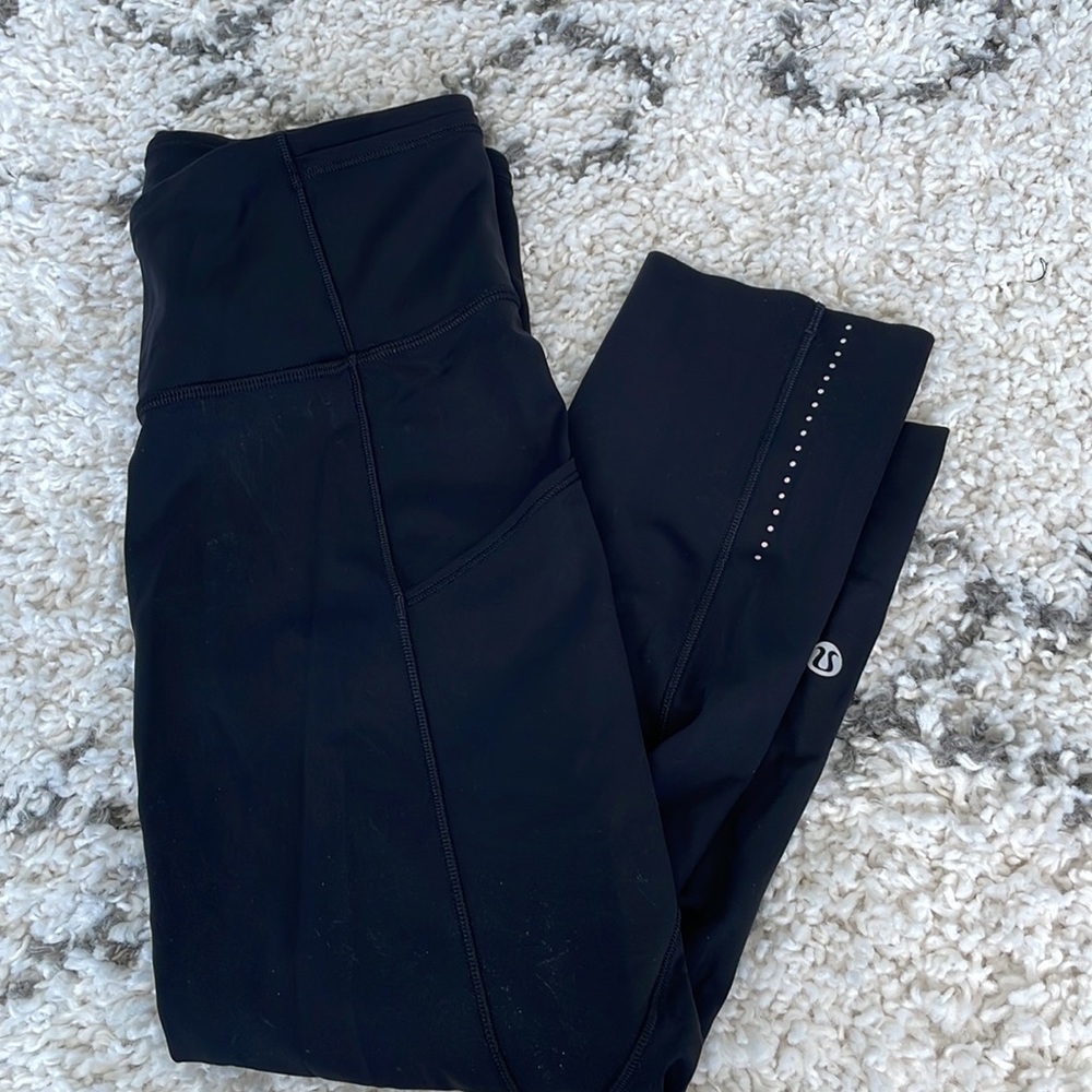 Lululemon - Capris - Black - size 6